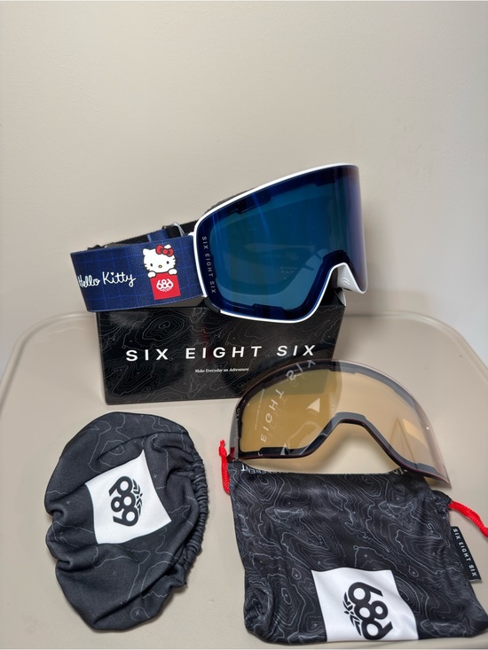 Hello Kitty Other - Hello Kitty 686 magnetic ski goggles